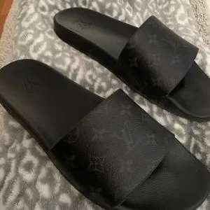 Louis Vuitton | Shoes | Authentic Size 1 In Men Waterfront  display picture 1